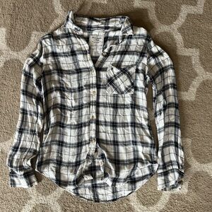 Abercrombie & Fitch Women's White and Black Plaid Flannel Shirt
